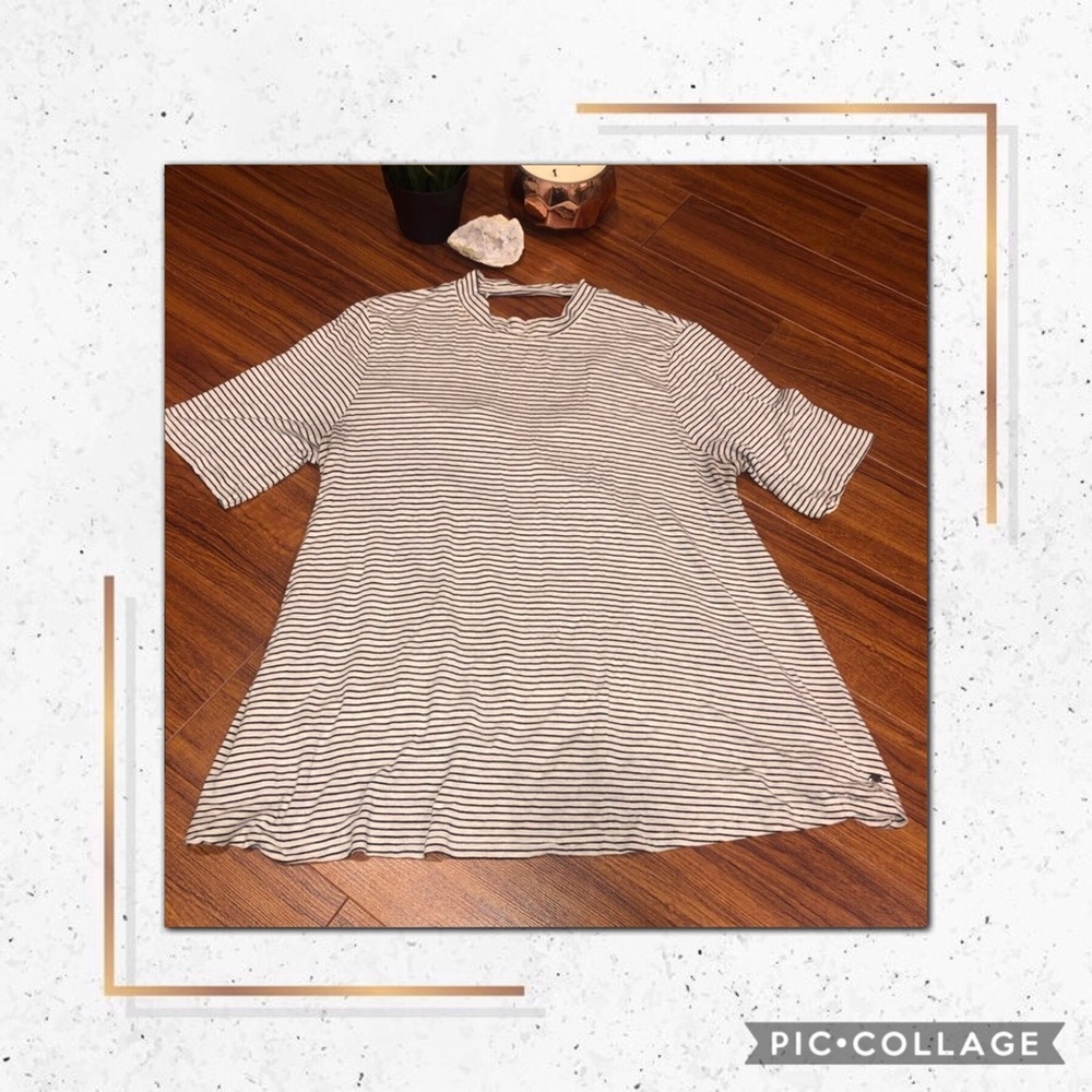 ✨2/$30 ✨ AEO MOCK NECK STRIPED SHORT SLEEVE TOP✨